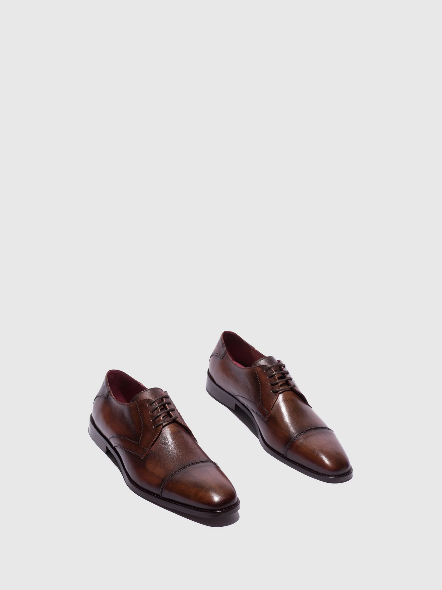 Sapatos com Atacadores em Castanho