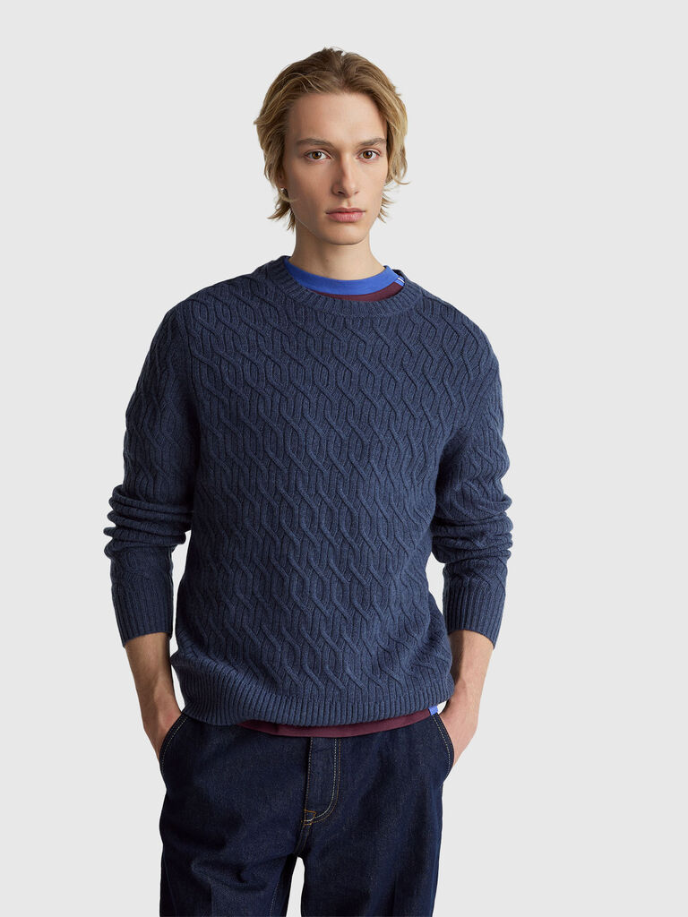 Cable knit sweater in cashmere blend
