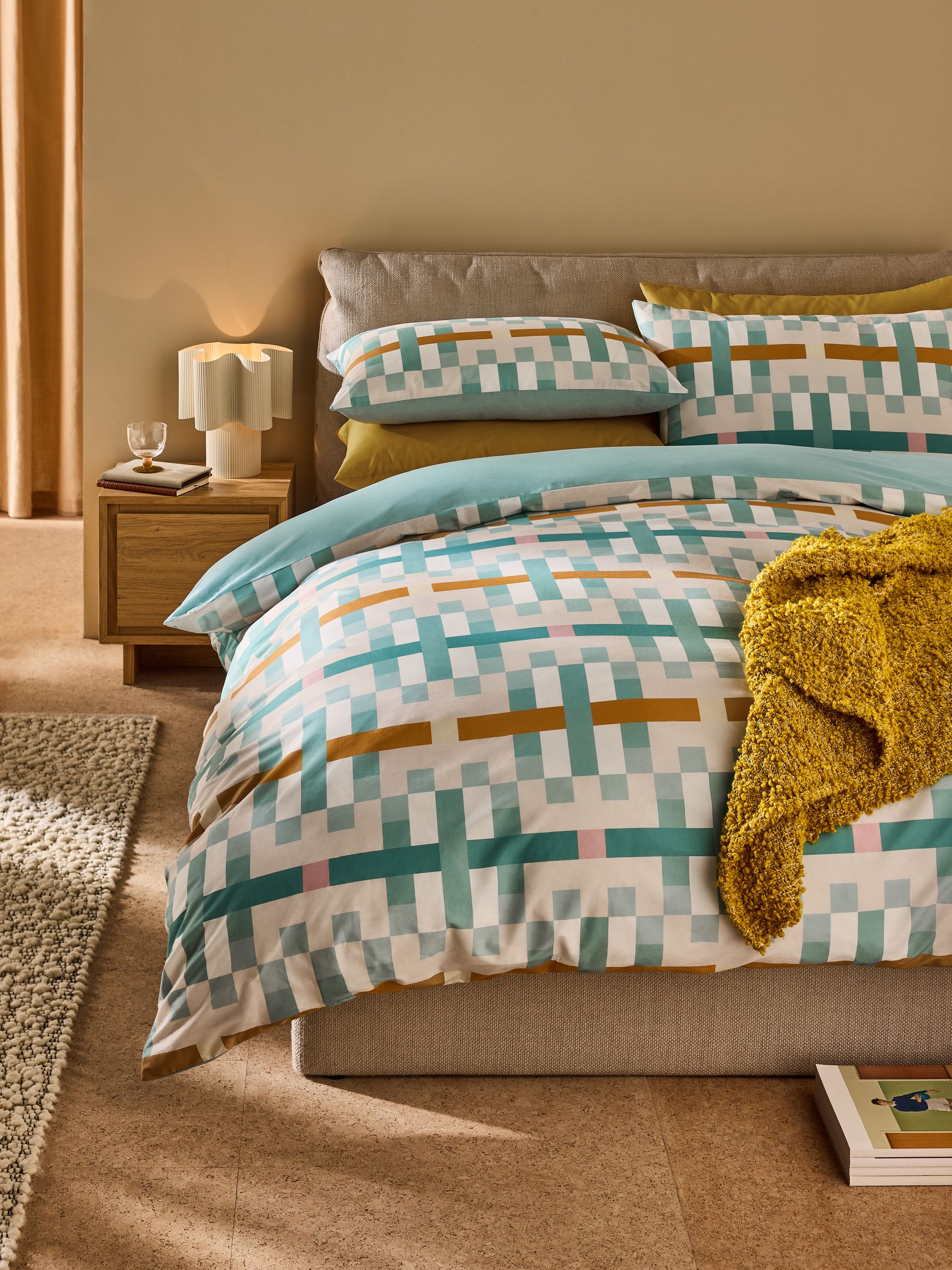 Carys 180 Thread Count Duvet Cover and Pillowcase Set in Blue