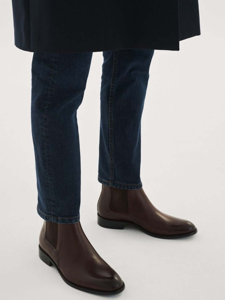 Men's brown Chelsea boots