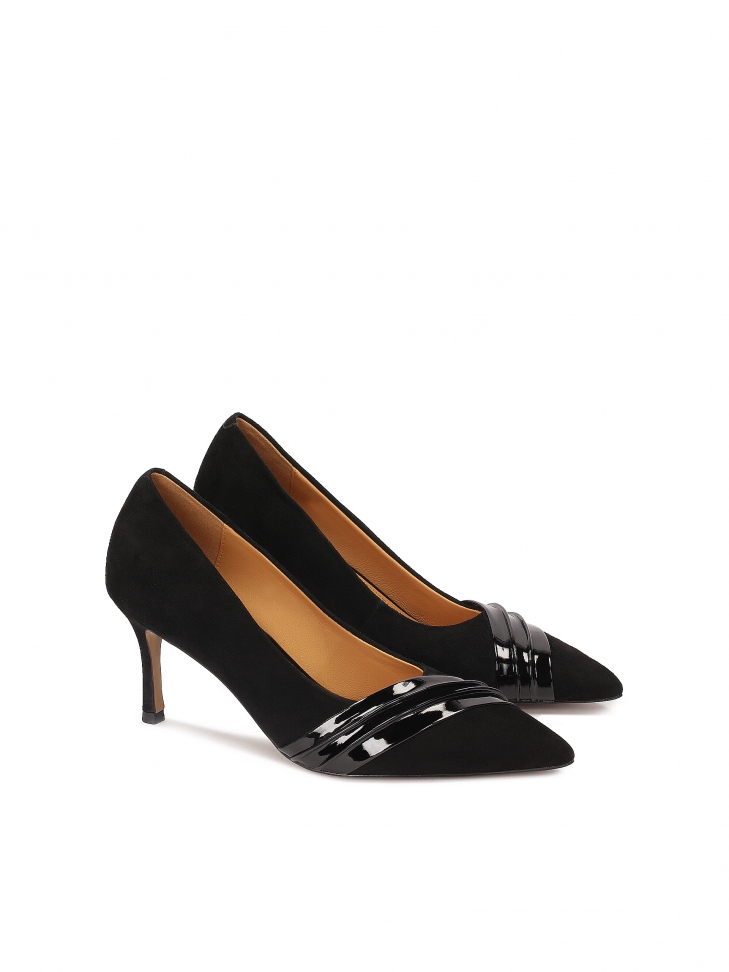 Chic pumps in black color