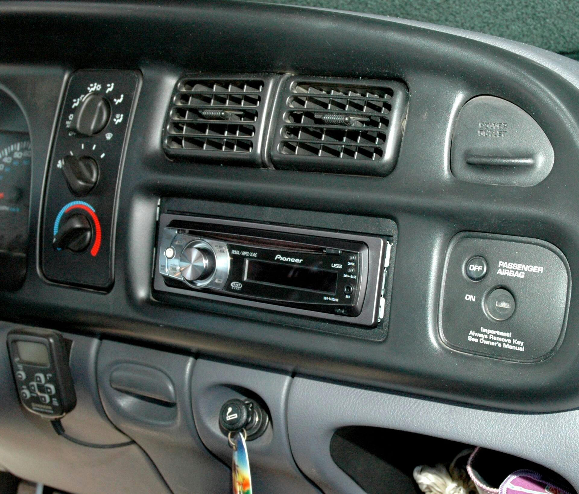 Scosche Dash Single DIN Install Kit for 1974 and Up Ford, Chrysler, Jeep Vehicles