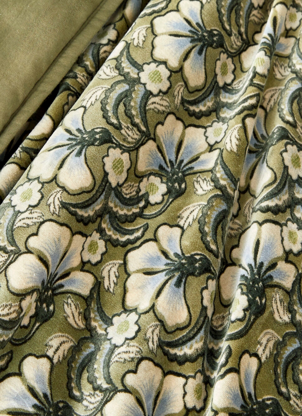 BOUT DE LIT EN VELOURS IMPRIMÉ FLORAL SOLENE VERT KAKI