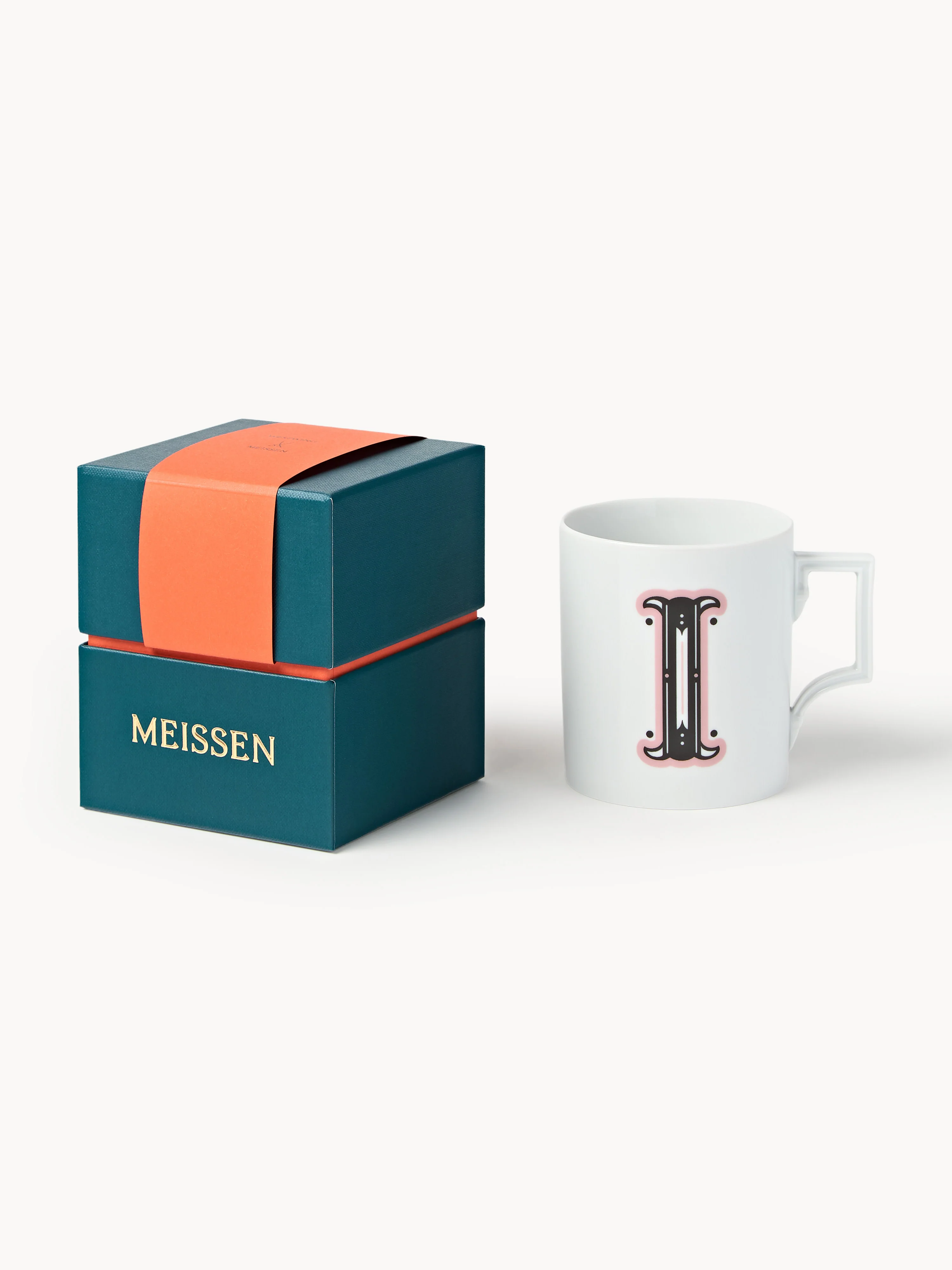 Westwing x MEISSEN, Handgefertigte Tasse Initials mit Dekor-Motiv
