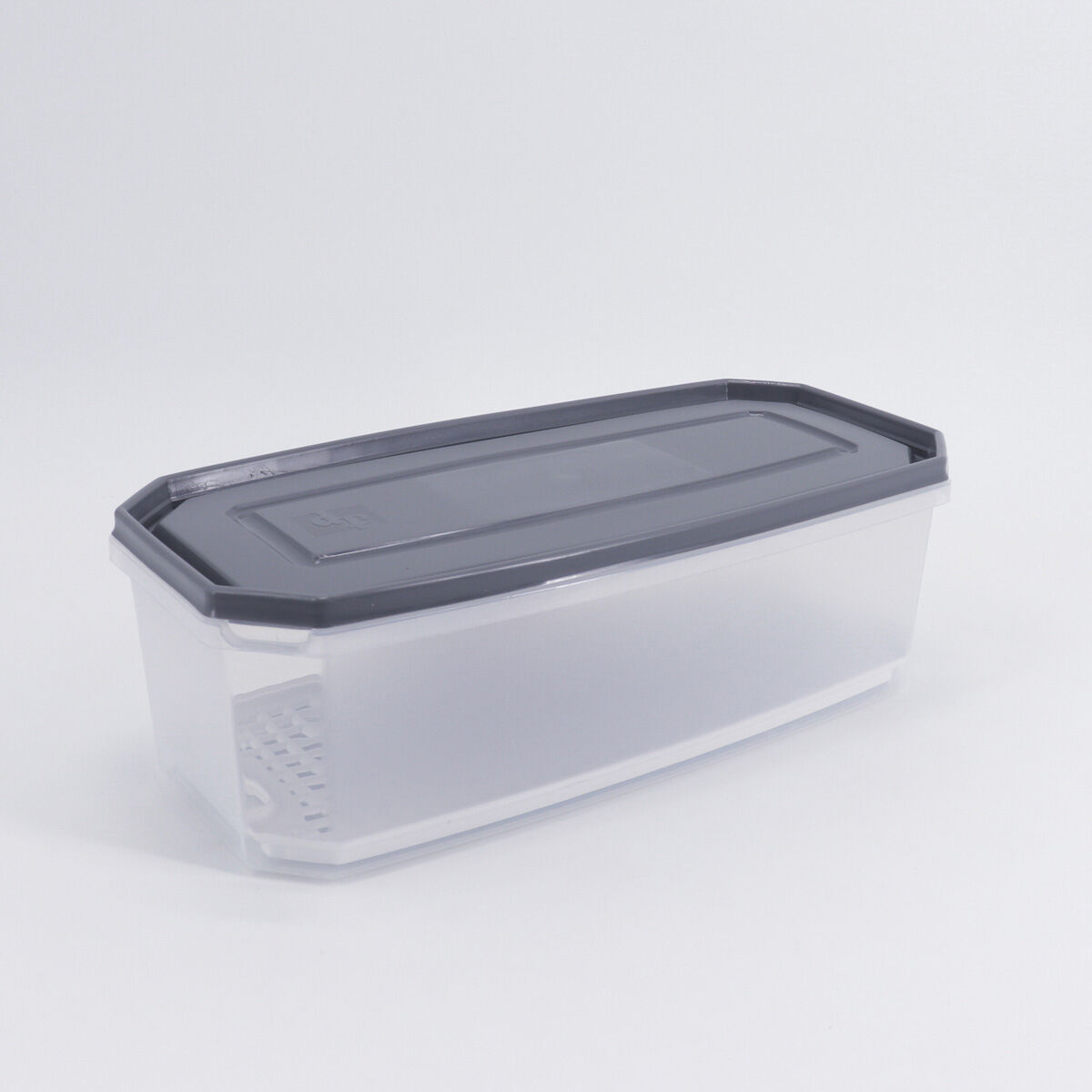 Caixa grande retangular cinza com rede