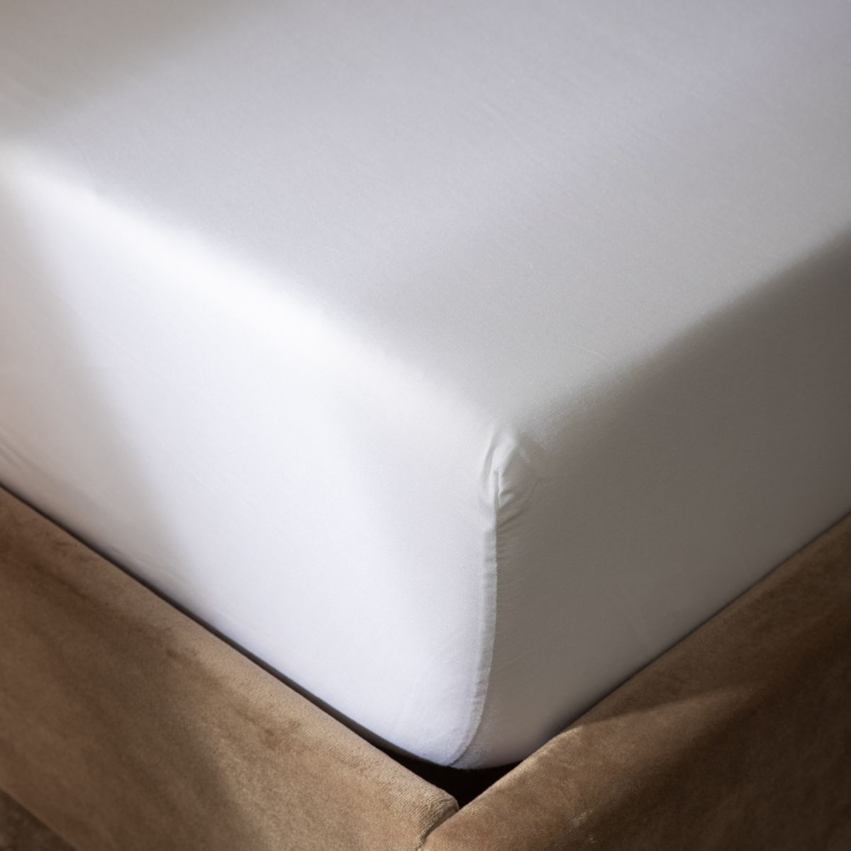 Prześcieradło DANIELLE satynowe białe 140x200 cm