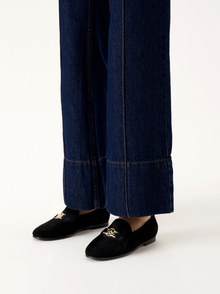 Ladies' black soft suede flat shoes