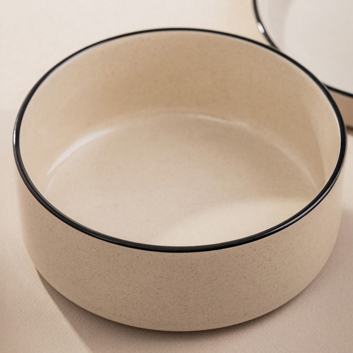 Miska AZRA z czarnym rantem 16 cm