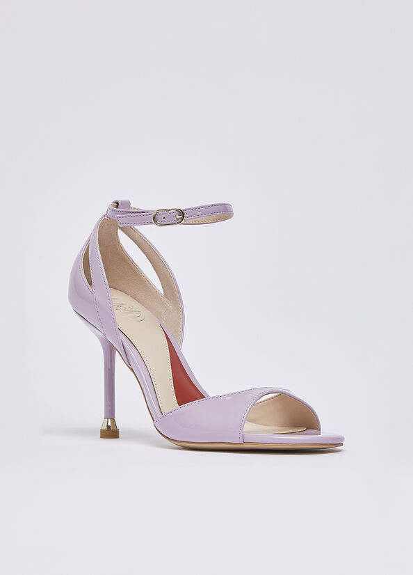 Sandali in vernice con tacco