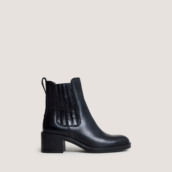 Boots à talonsen cuir noir | COLETTE