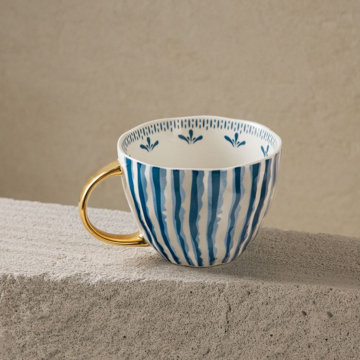 Kubek SIDI w niebieskie paski ze złotym uchem 0,45 l