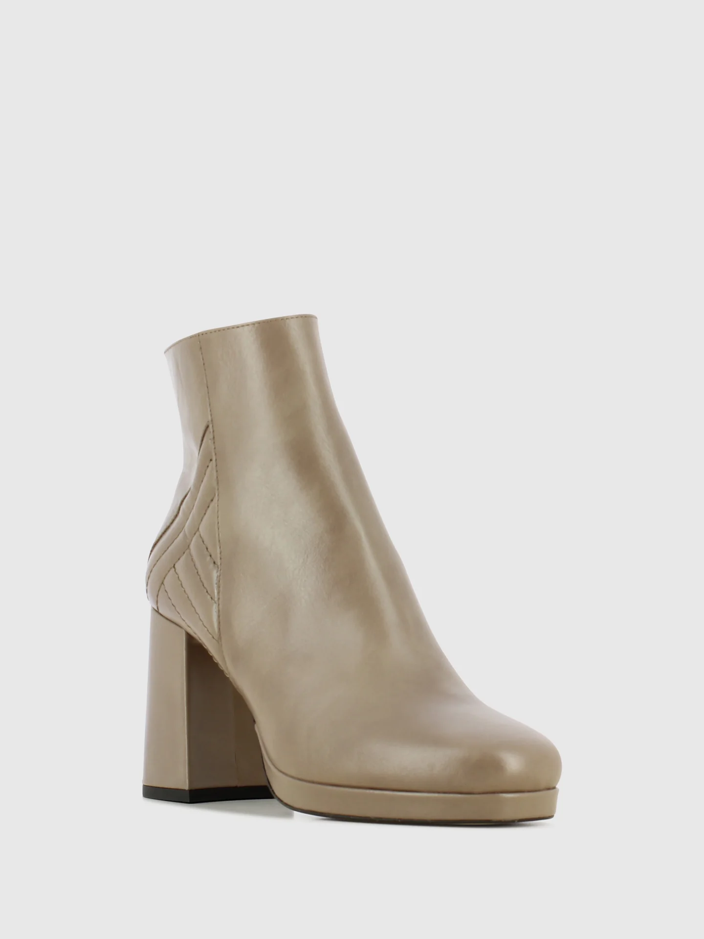 Botins com Fecho em Taupe