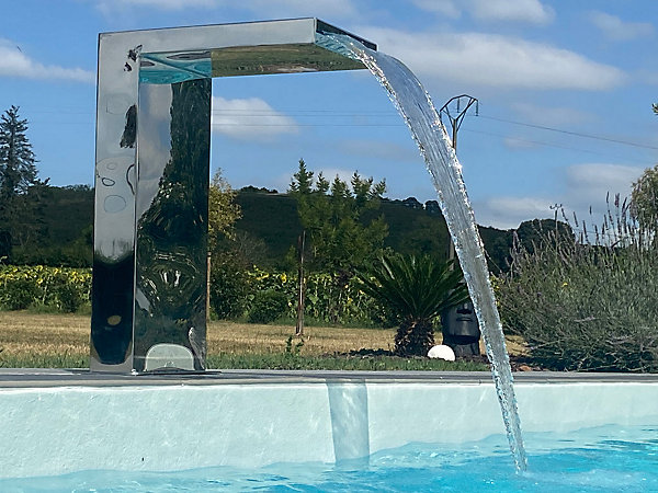 Cascade de Piscine en Inox Fontaine Bassin Modèle Demi Cube Hauteur 70cm Zenlys