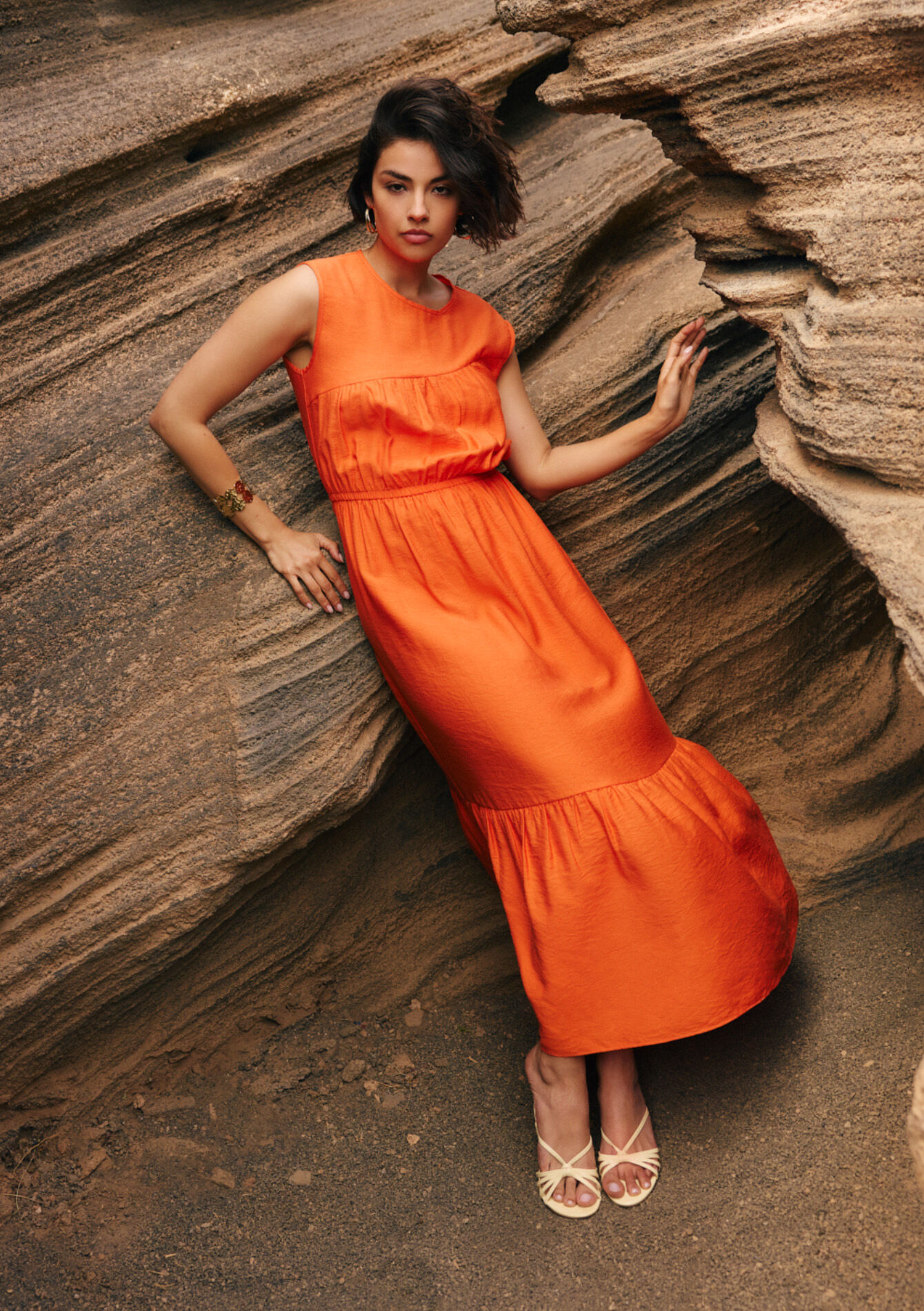 Mouwloze soepele midi jurk