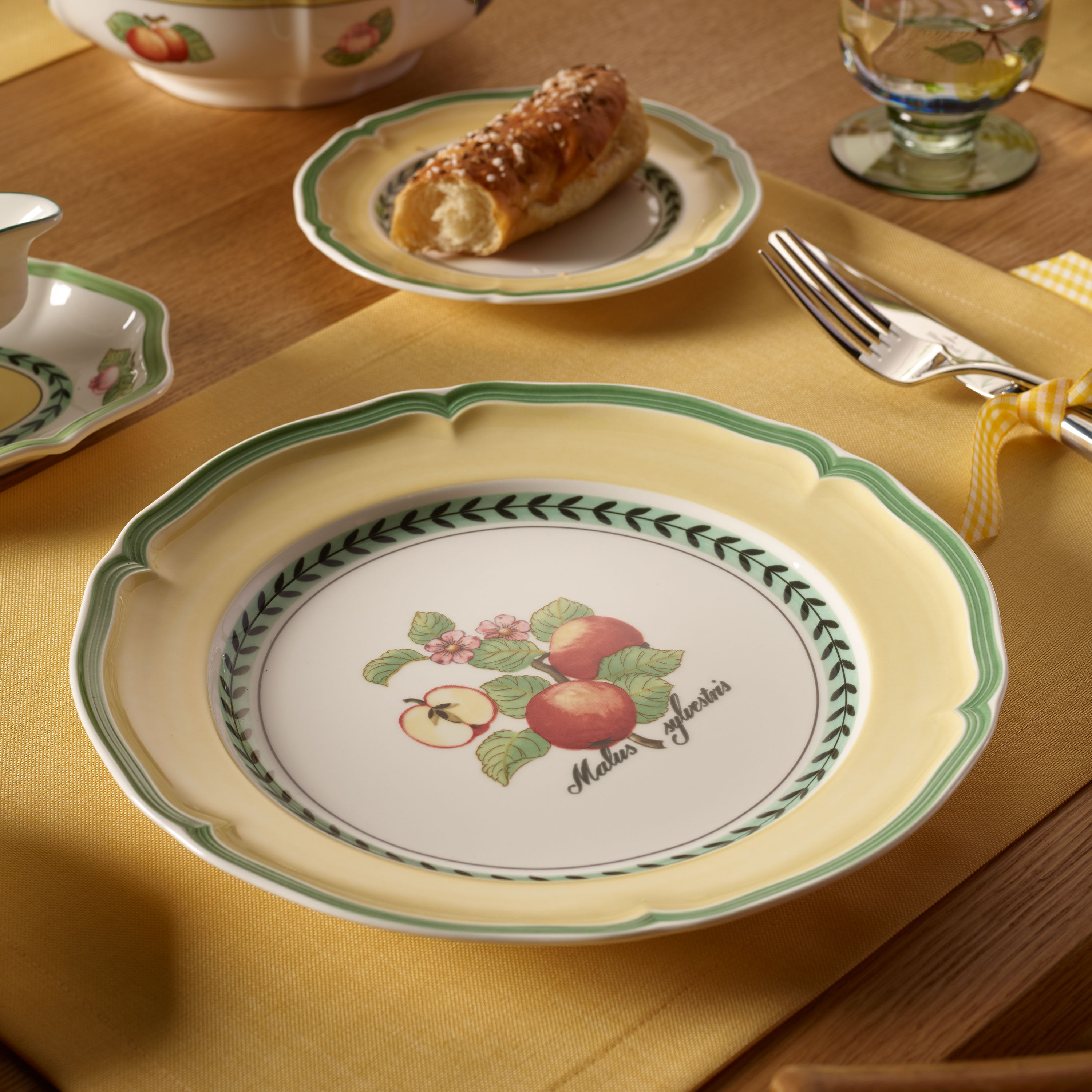 French Garden Dinner plate - Multi-colored, 10.6'', Premium Porcelain