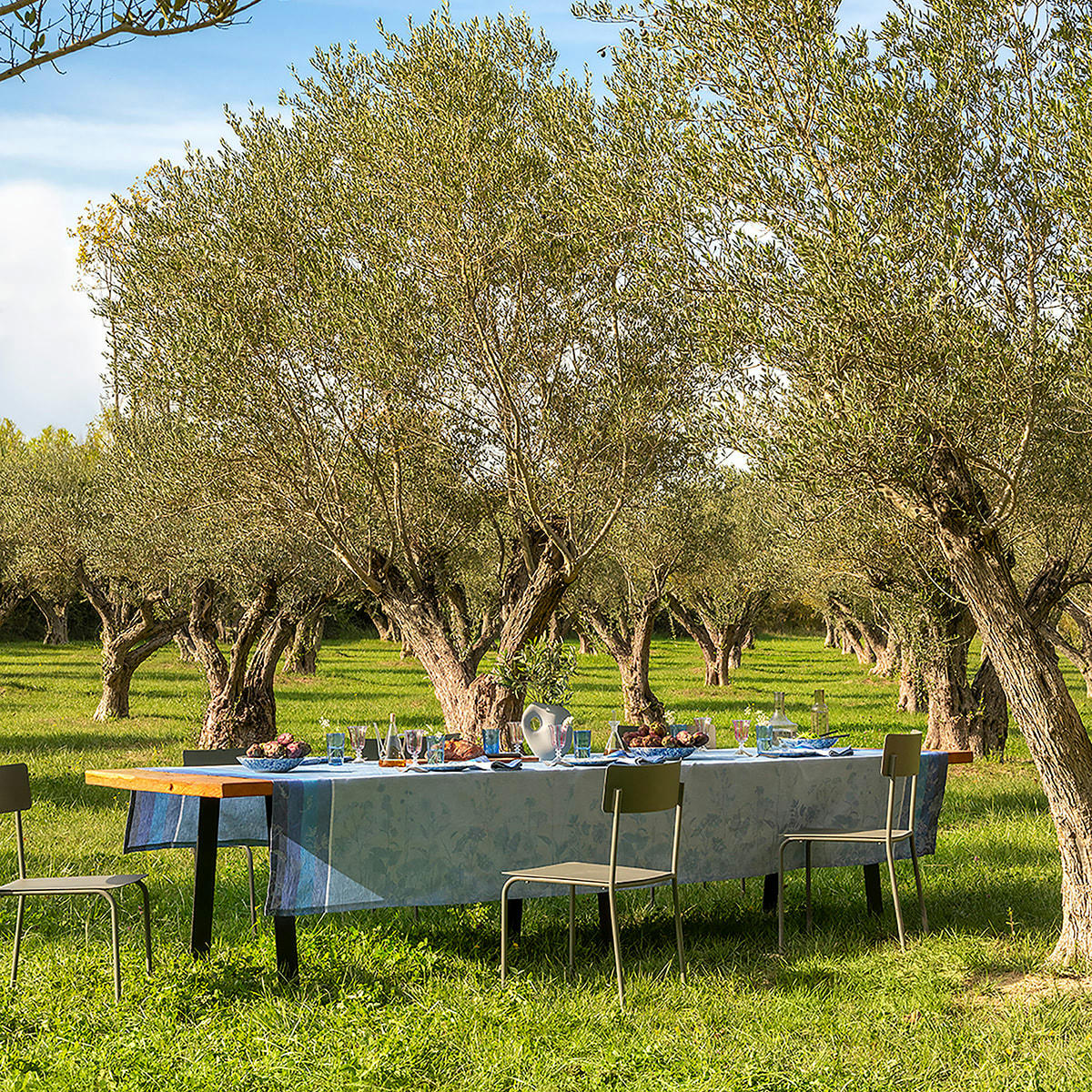 INSTANT BUCOLIQUE - Nappe en lin bleuet 175 x 250