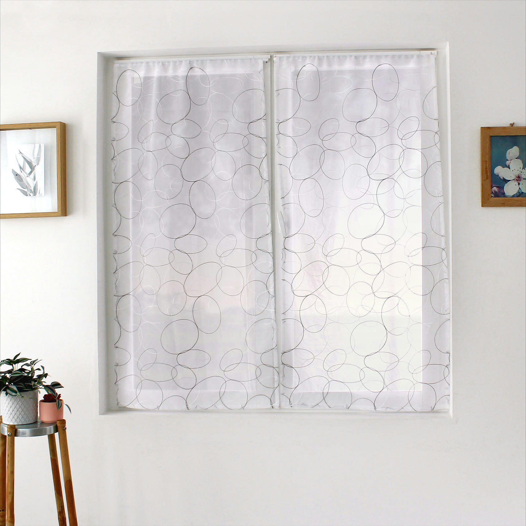 - Paire de vitrages brodée de sphères polyester gris galet 60x90 cm