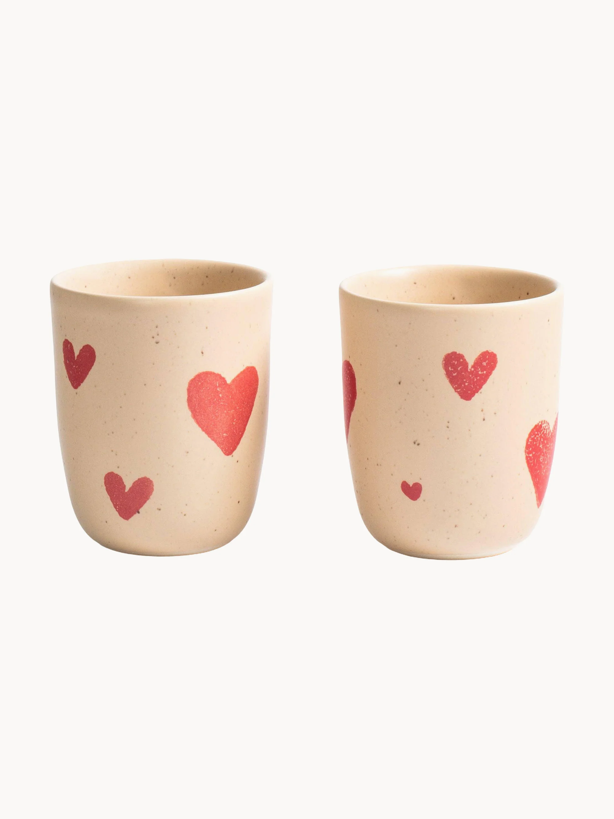 Handgefertigte Becher Cozy Hearts, 2er-Set