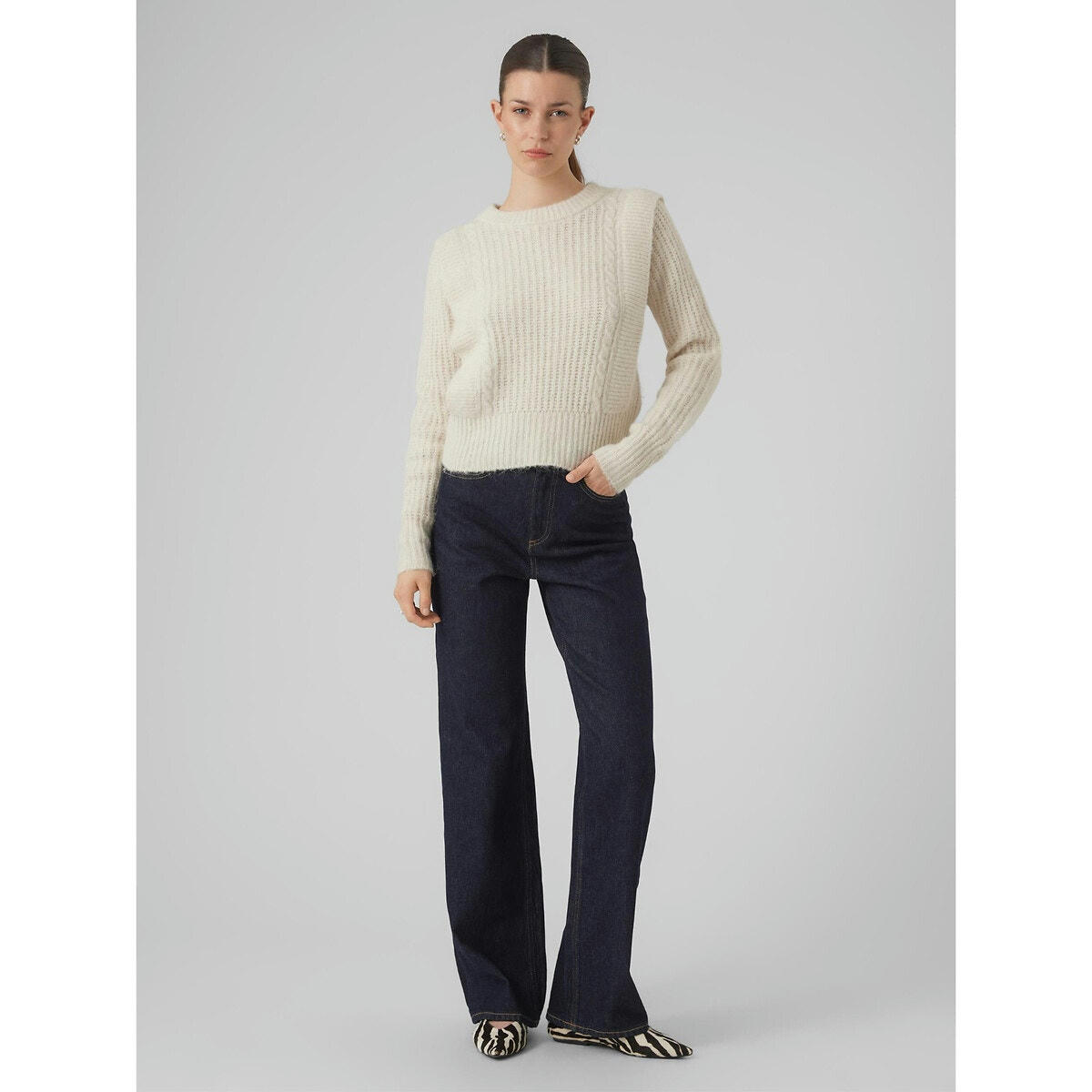 Pull court, détails épaules