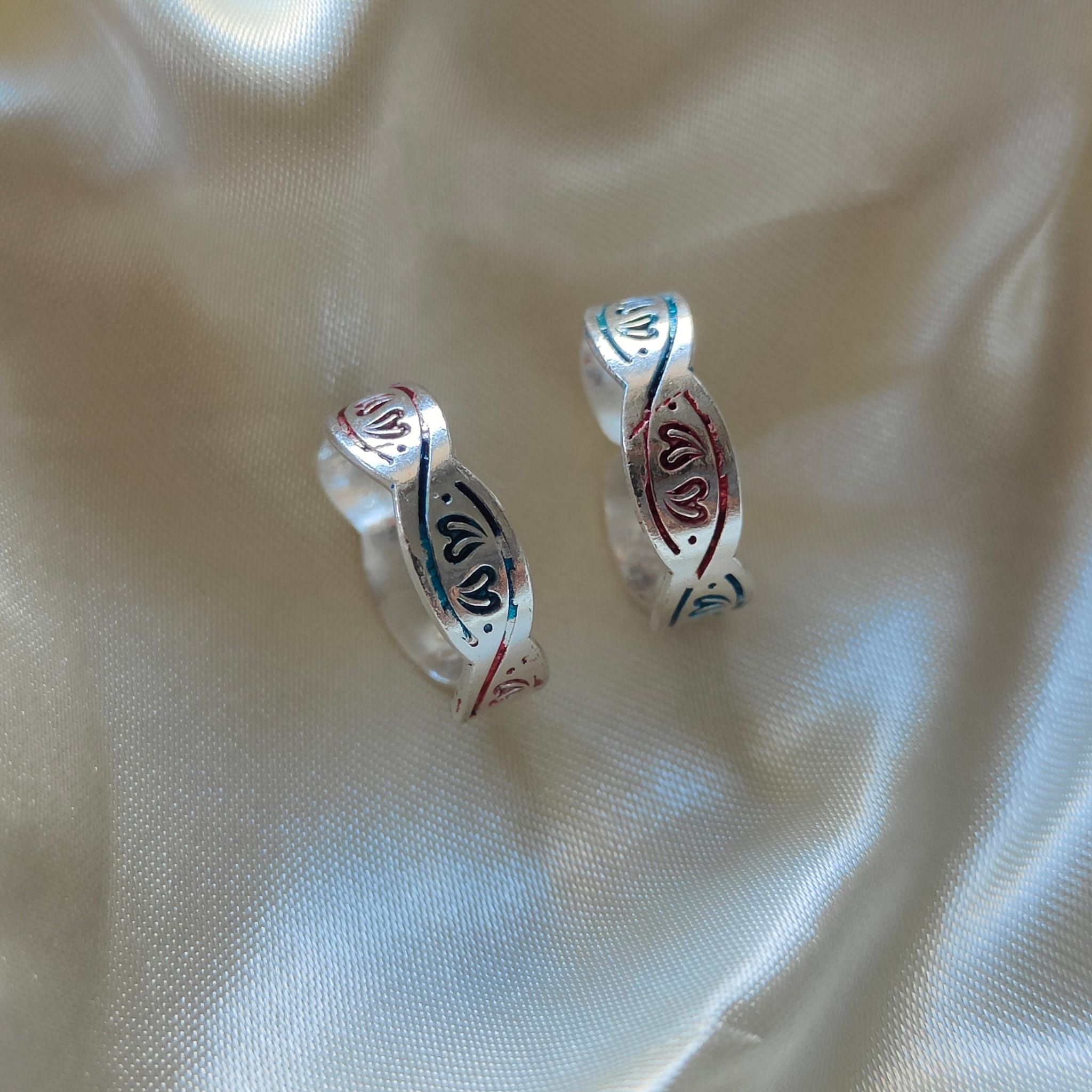 The Colourful Aura Silver Colourful DNA Muslim Band Boho Midi Band Dainty Adjustable Toe Ring