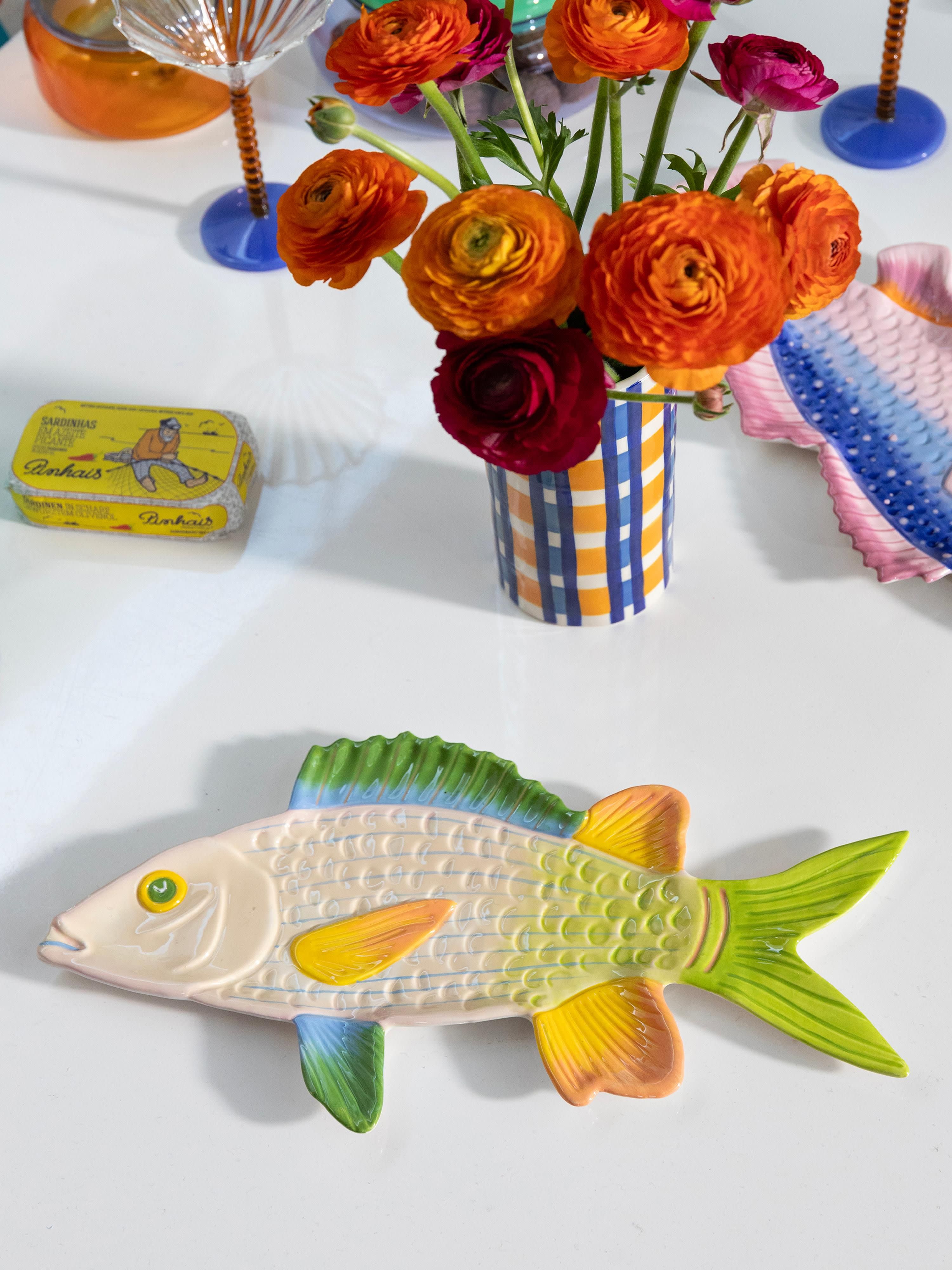 Handbemalte Servierplatte Fish aus Dolomit