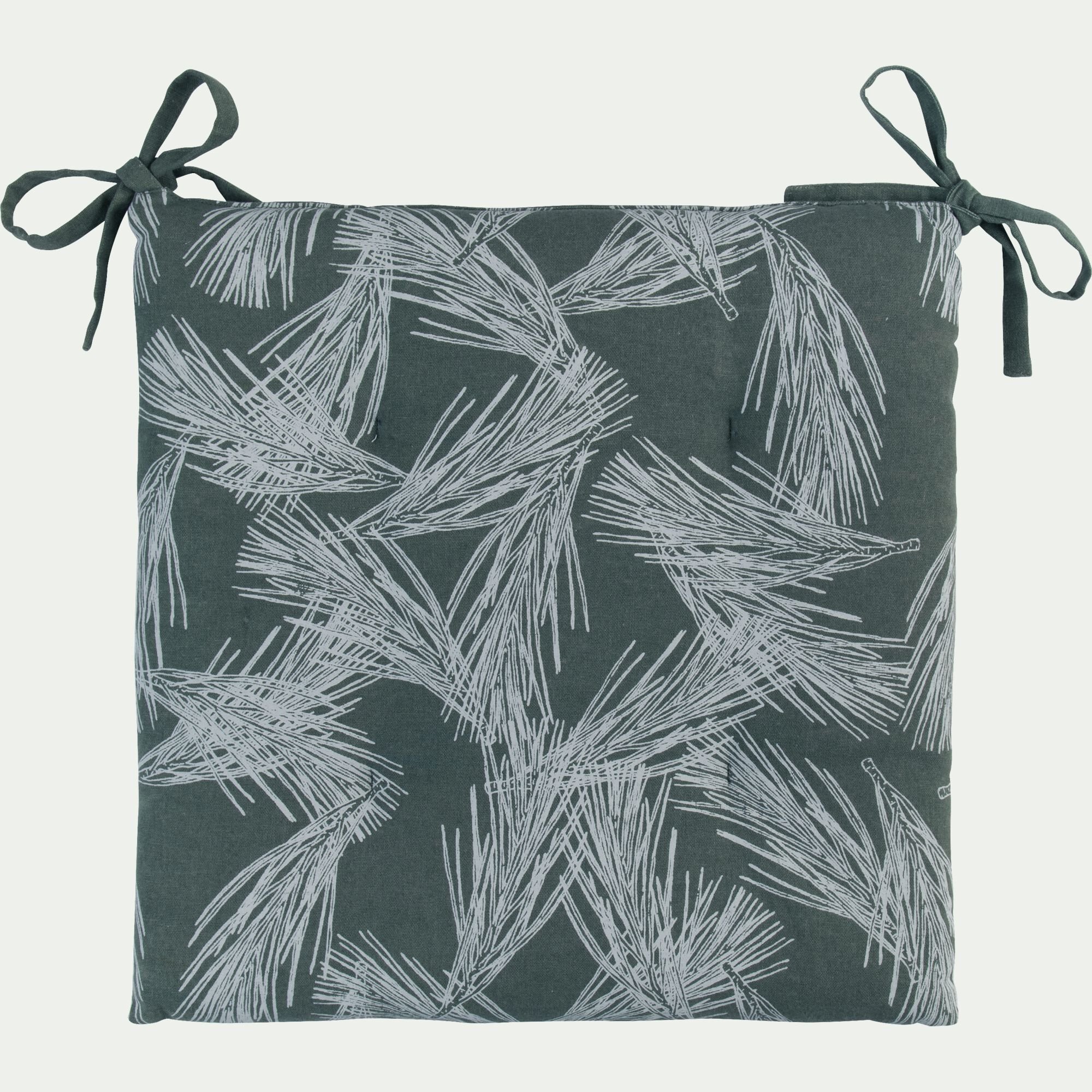 MIKO - Galette de chaise de jardin en tissu déperlant motifs pins d'Alep - vert cèdre