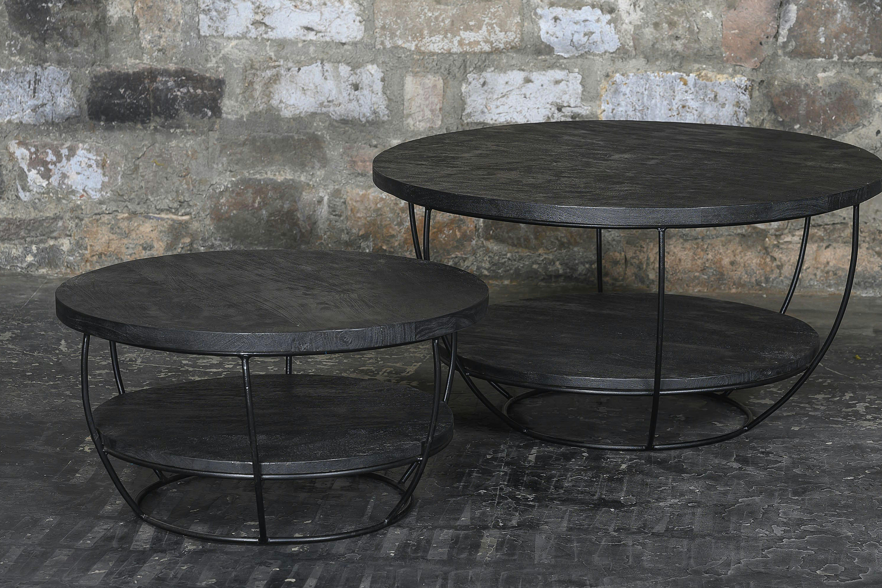 LUZ - LUZ-Table basse ronde D.65 cm en Manguier Teinté noir et métal