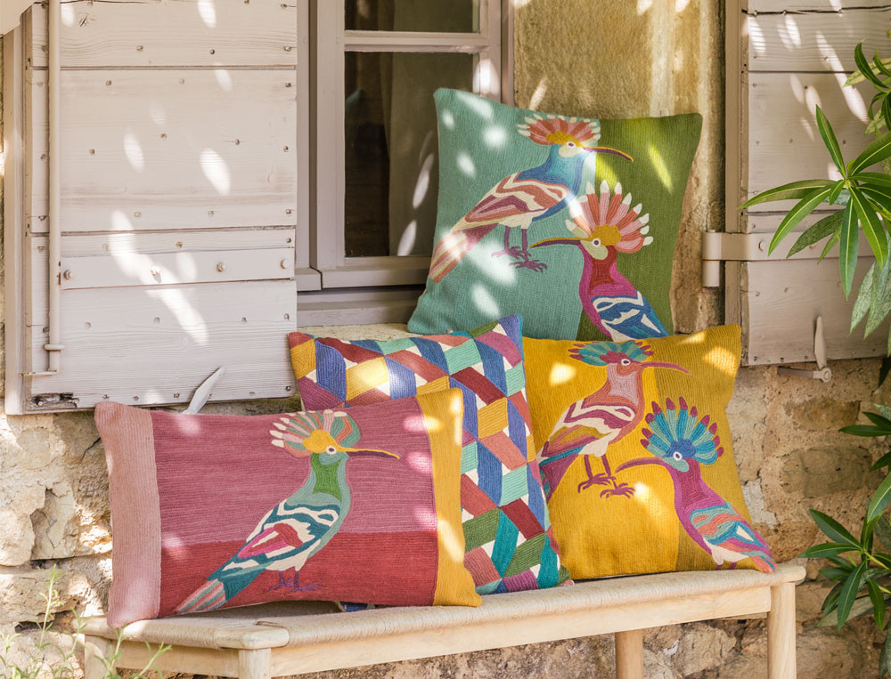 Coussin rectangulaire brodéFigure de style
