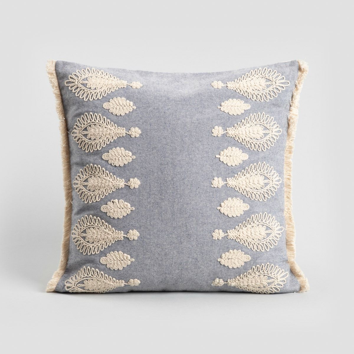 Poszewka CAMPI bawełniana z haftowanym wzorem 45x45 cm