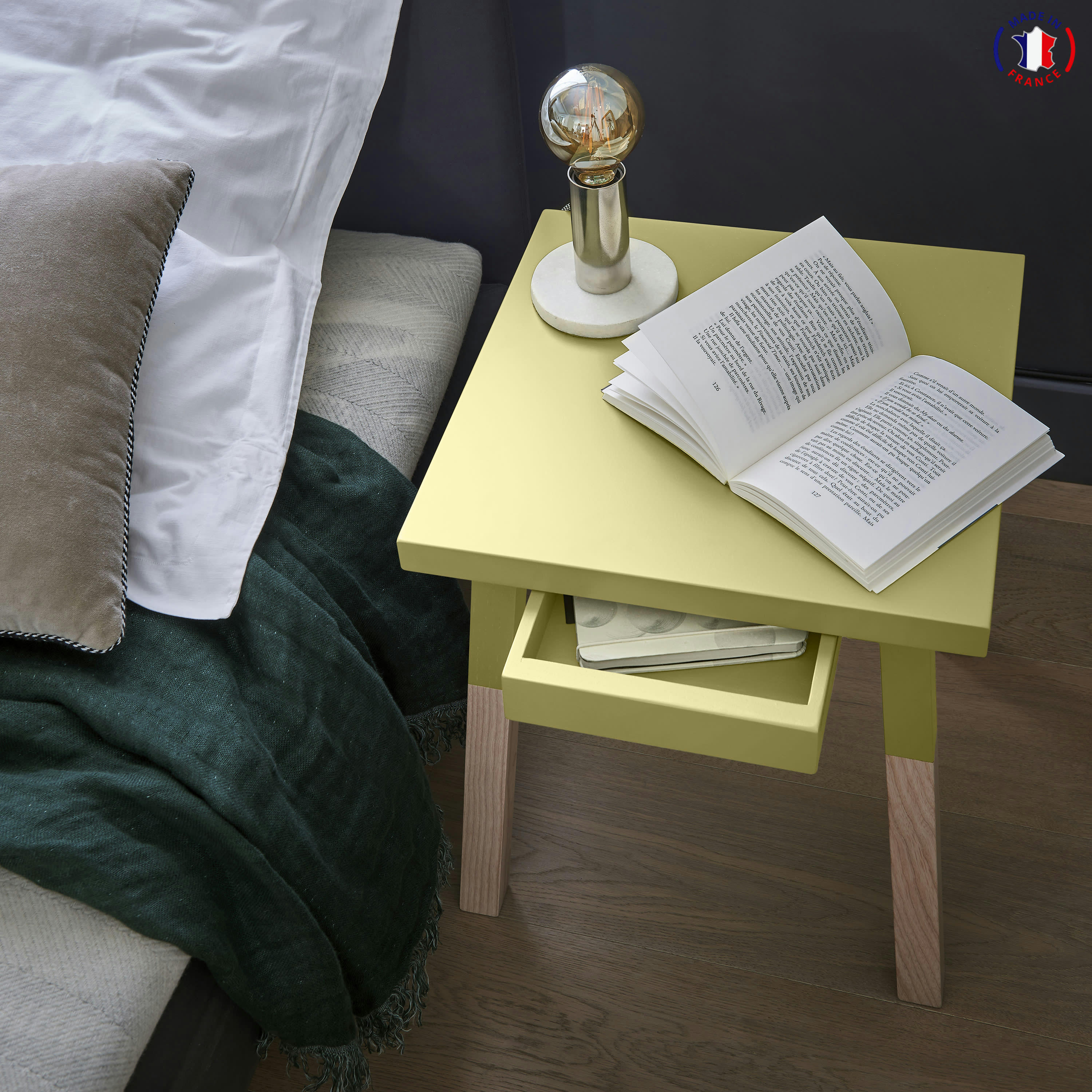 EGEE - 2 chevets laqués avec tiroir en frêne, plateau 40 cm