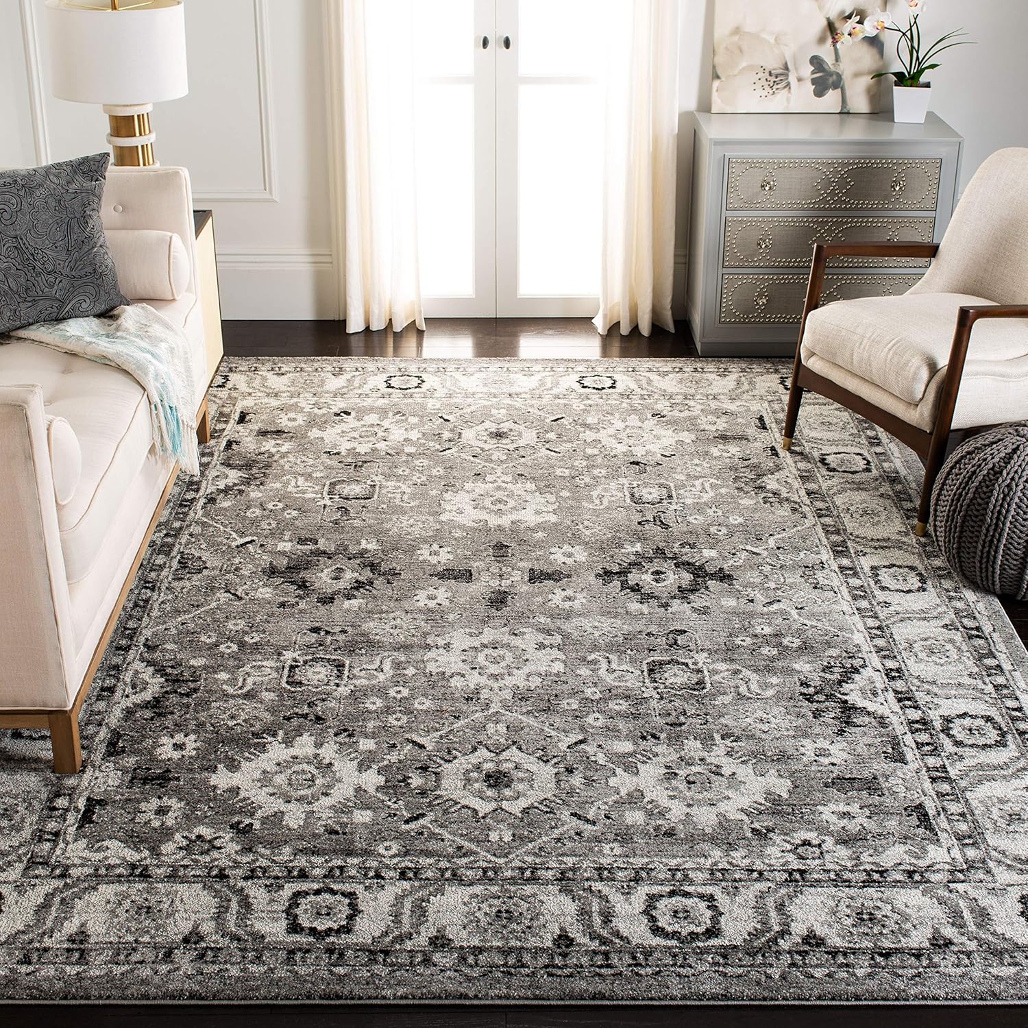 SAFAVIEH Area Rug 8x10 - Vintage Hamadan Collection - Large - Grey & Black, Traditional Persian Design, Non-Shedding & Easy to Clean, Ideal for Living Room, Bedroom, Dining Space (VTH214K)