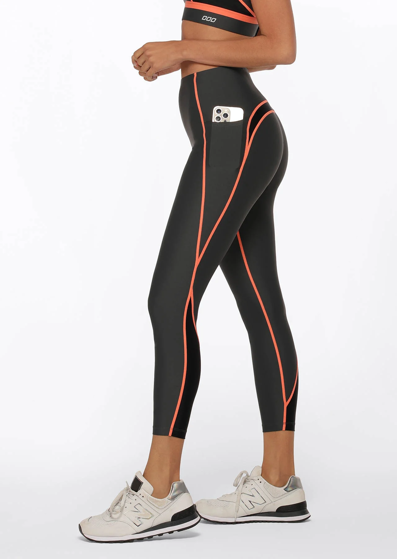Accentuate Phone Pocket Ankle Biter Leggings