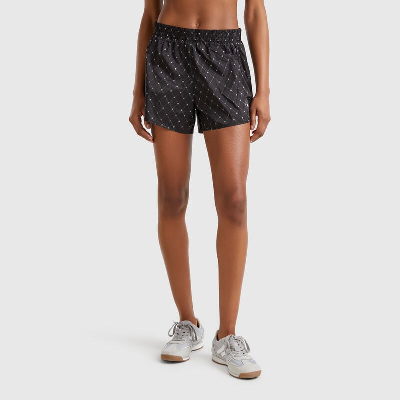Sports shorts in fabric