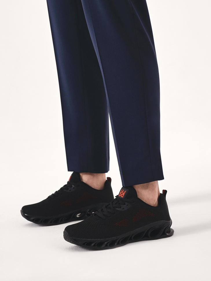 Men’s lightweight sneakers on an original sole