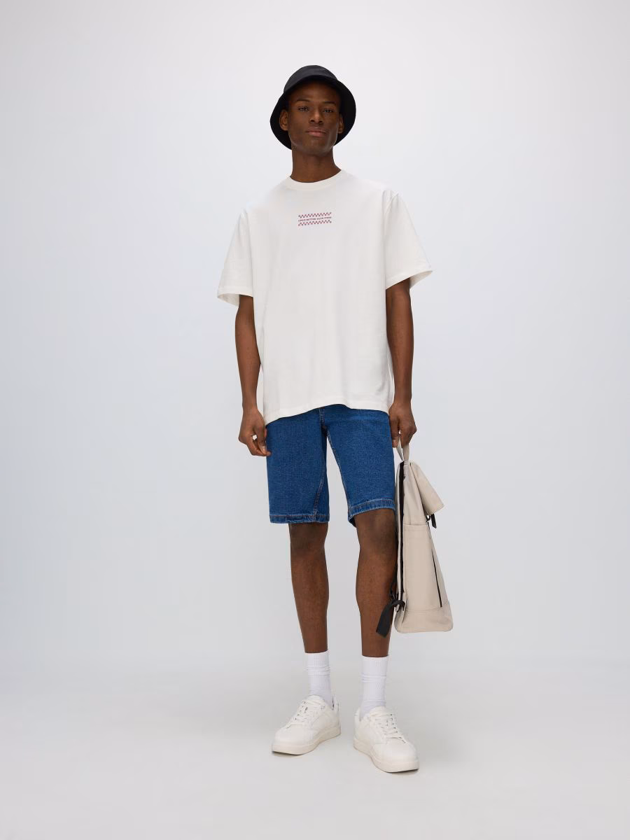 Regular Fit T-Shirt With Appliqu&eacute;