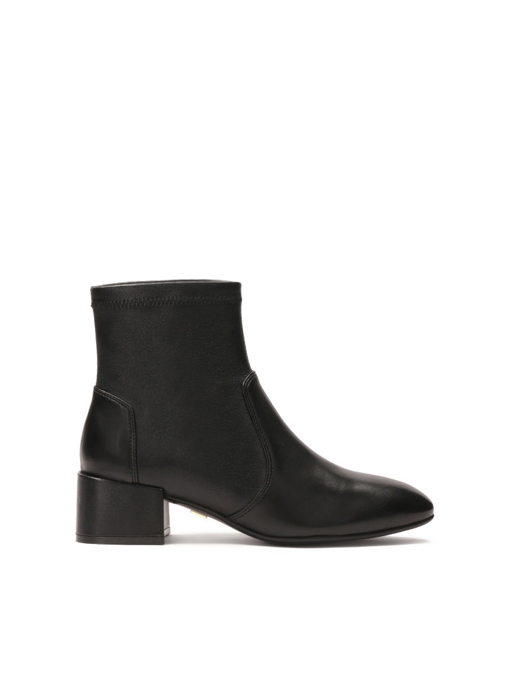 Slip-on boots on a low heel
