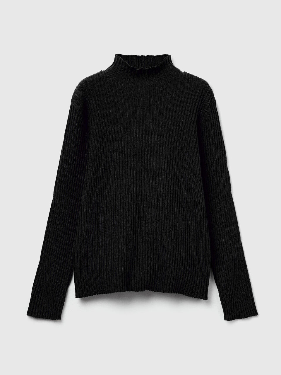 Sweater with ribbed high collar