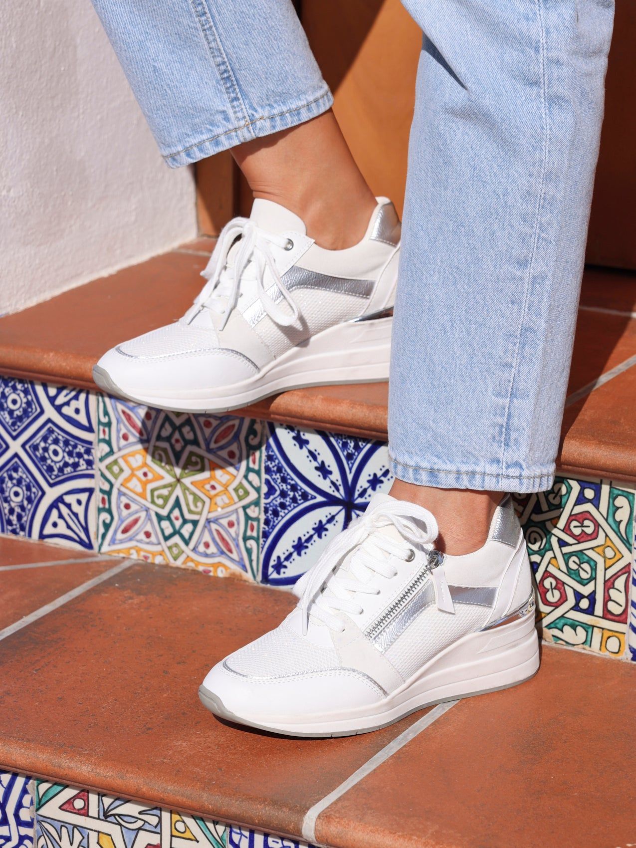Linzi Everett White & Silver Wedged Trainer