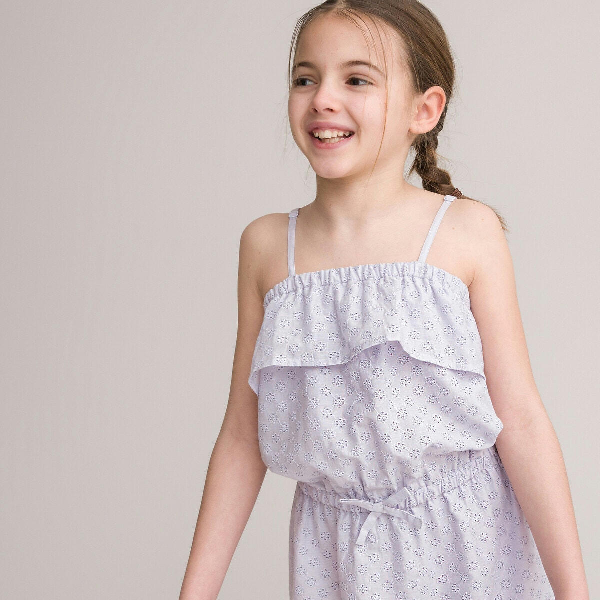 Robe fines bretelles en broderie anglaise