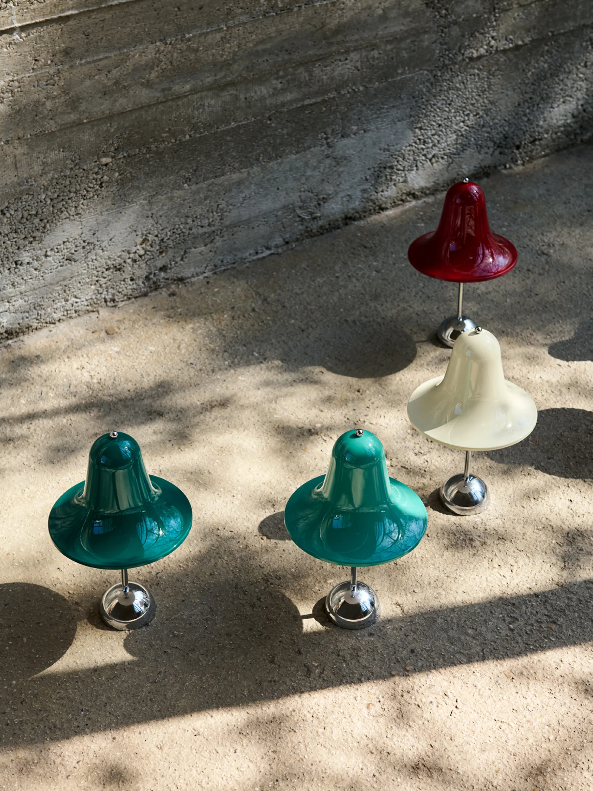 Kleine mobile LED-Tischlampe Pantop, dimmbar, Design Verner Panton