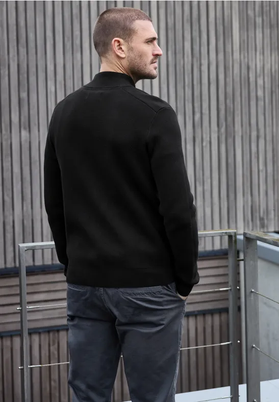 Strickjacke mit Stehkragen