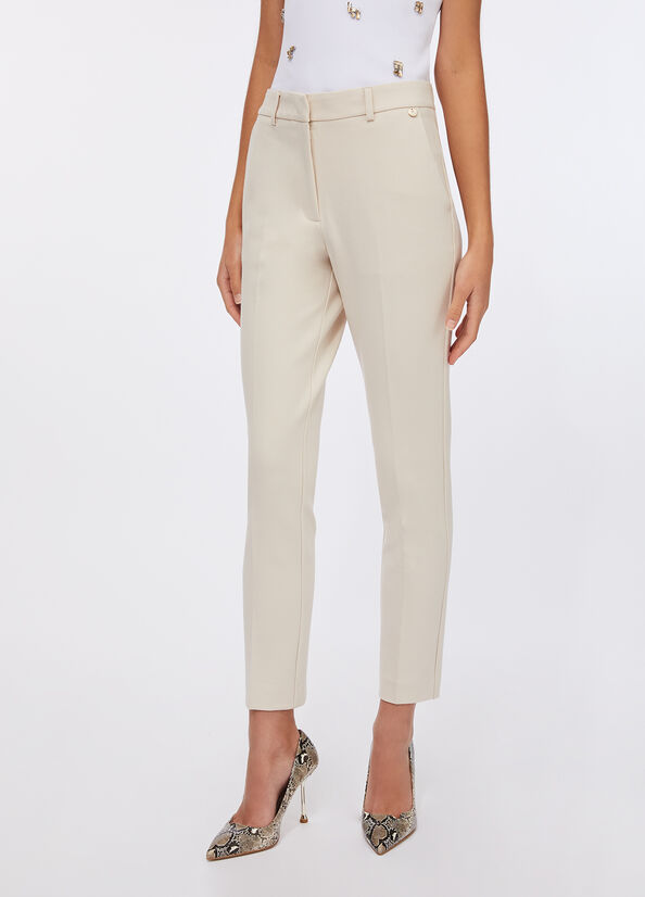 Pantaloni a sigaretta