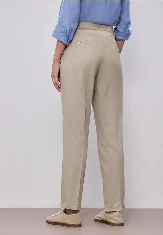 Chino im Casual Fit in softer Qualität