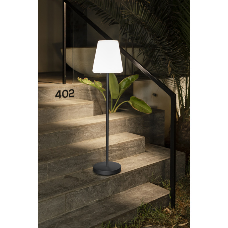 Lampadaire extérieur LED solaire Lola USB 4,5 W NEWGARDEN