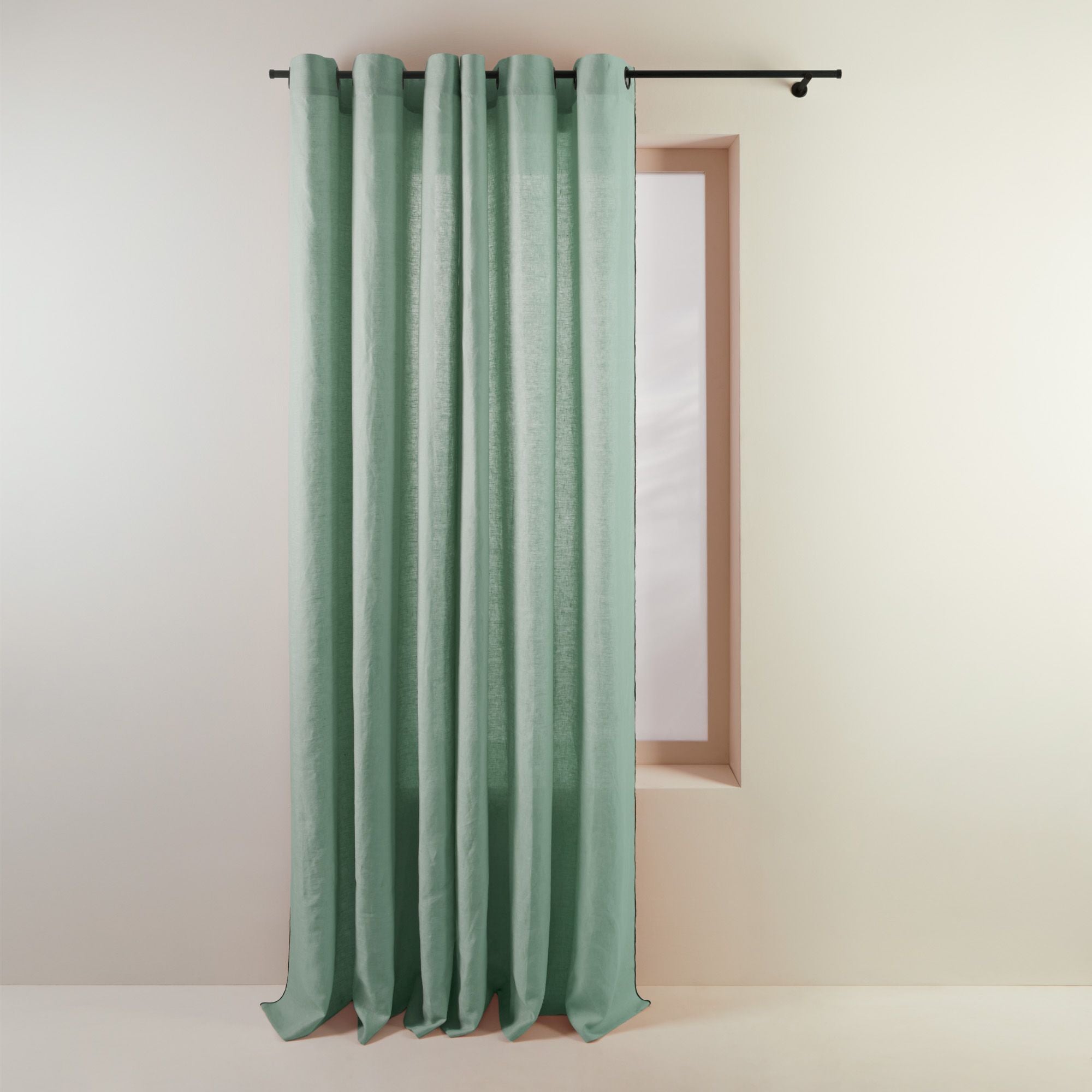 Madura Gordijn Carlina linde en zwarte hommel 200x280 cm