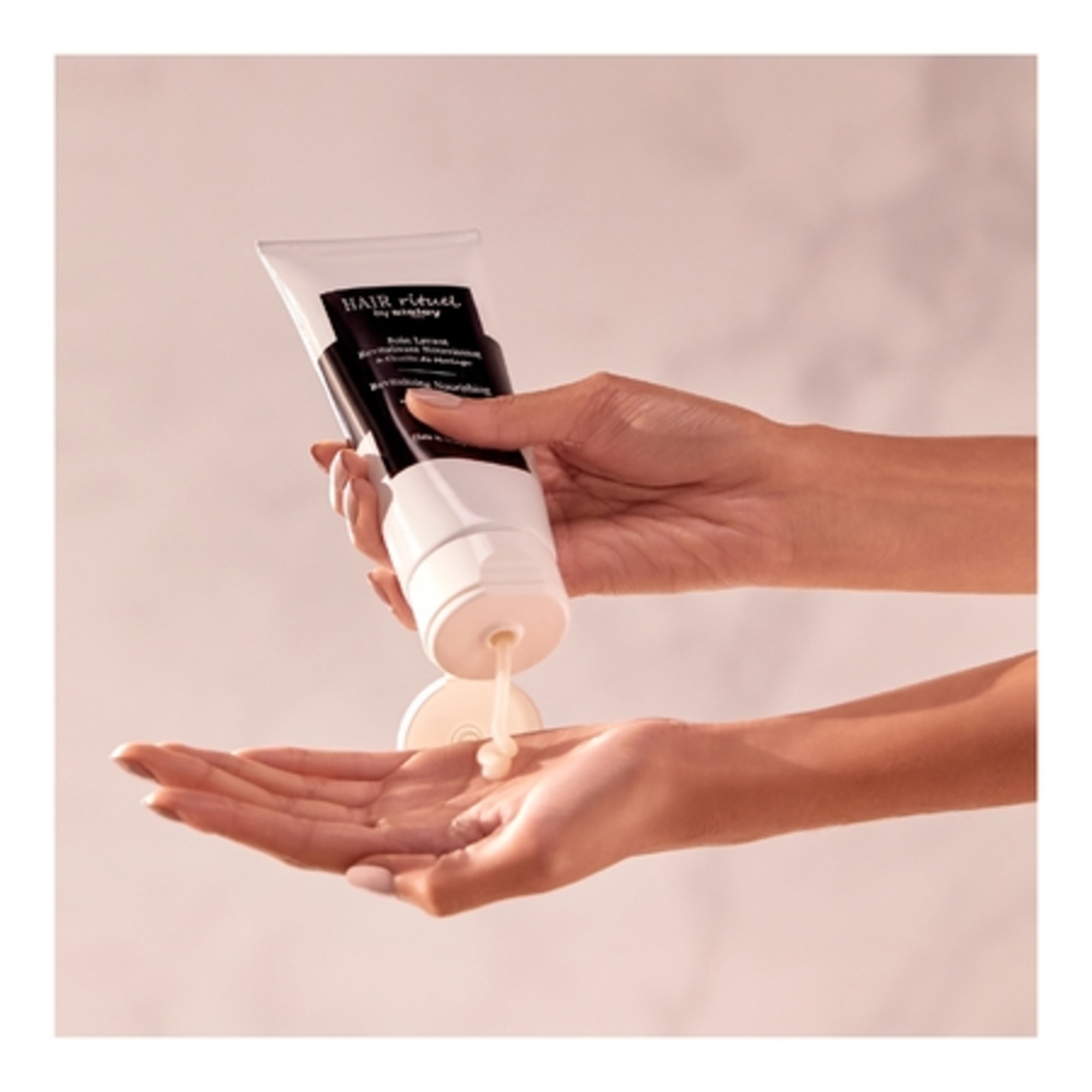 SOIN LAVANT REVITALISANT NOURRISSANTShampoing revitalisant nourrissant sans sulfate