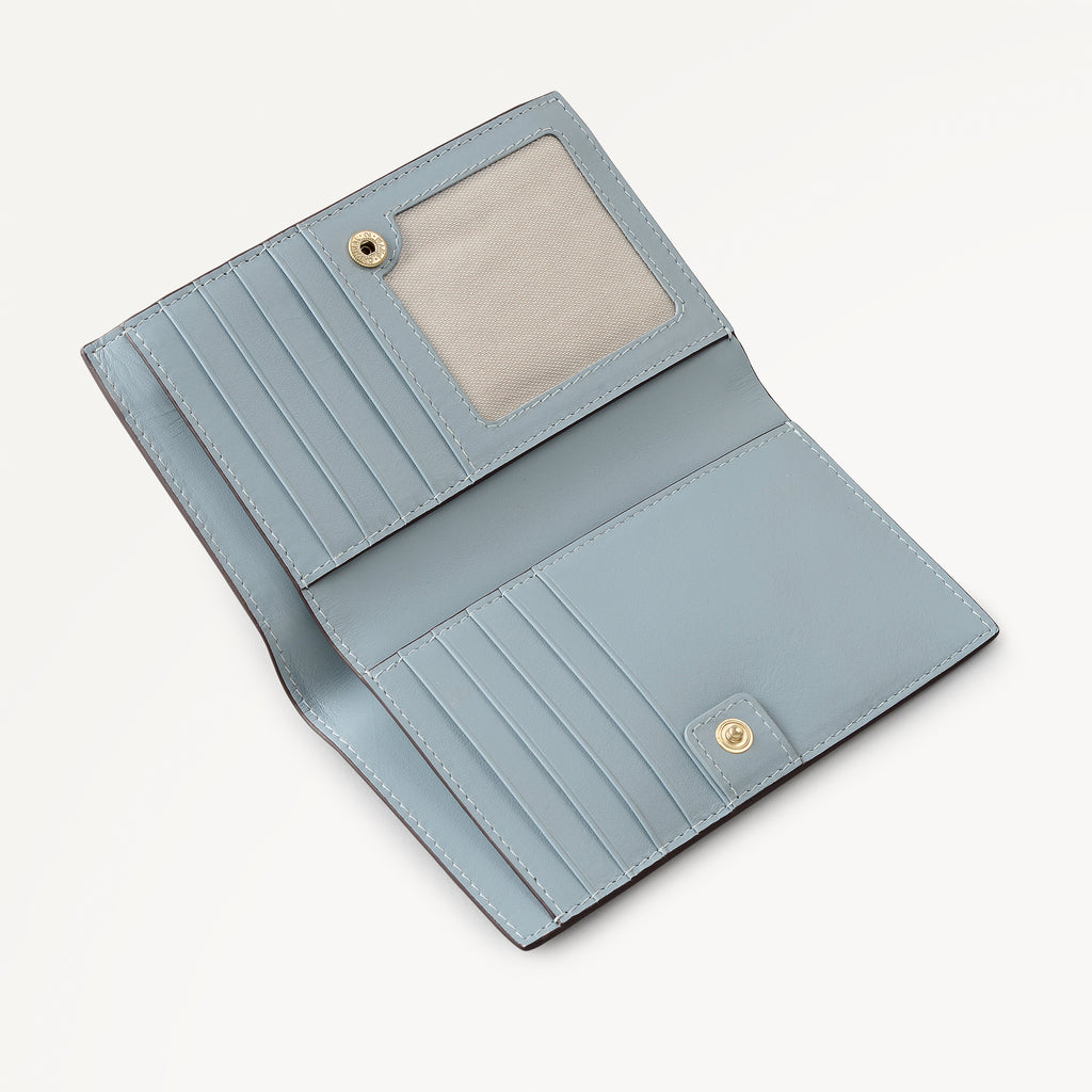 Luggage Lane - Medium Bifold Purse