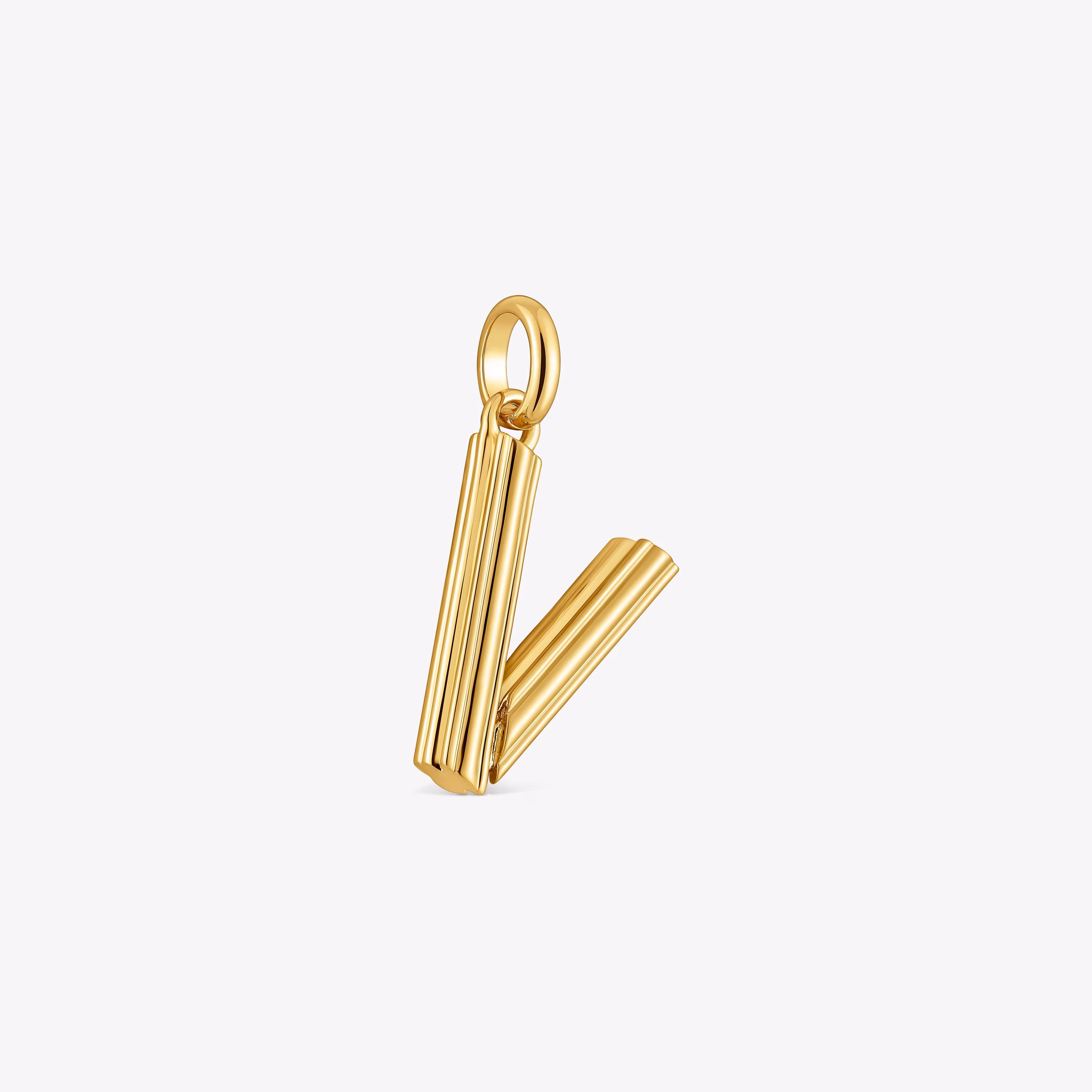 Colgante mediano letra V con baño de oro 18 kt sobre plata Alphabet