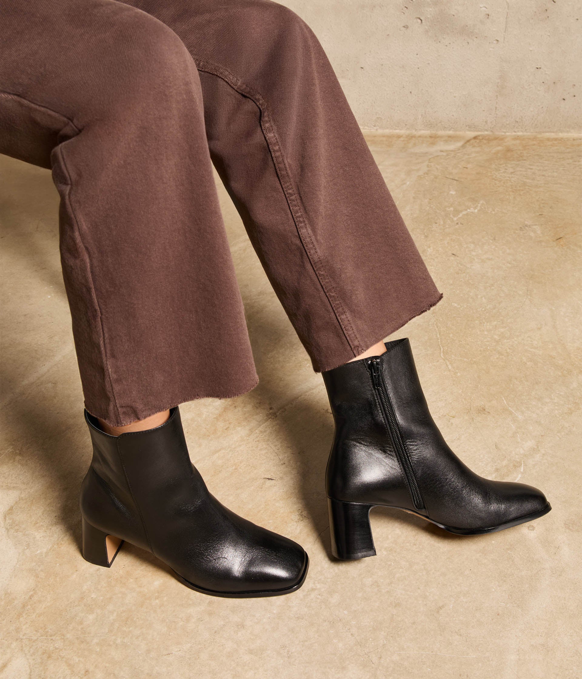 Boots en cuir noir Colomba