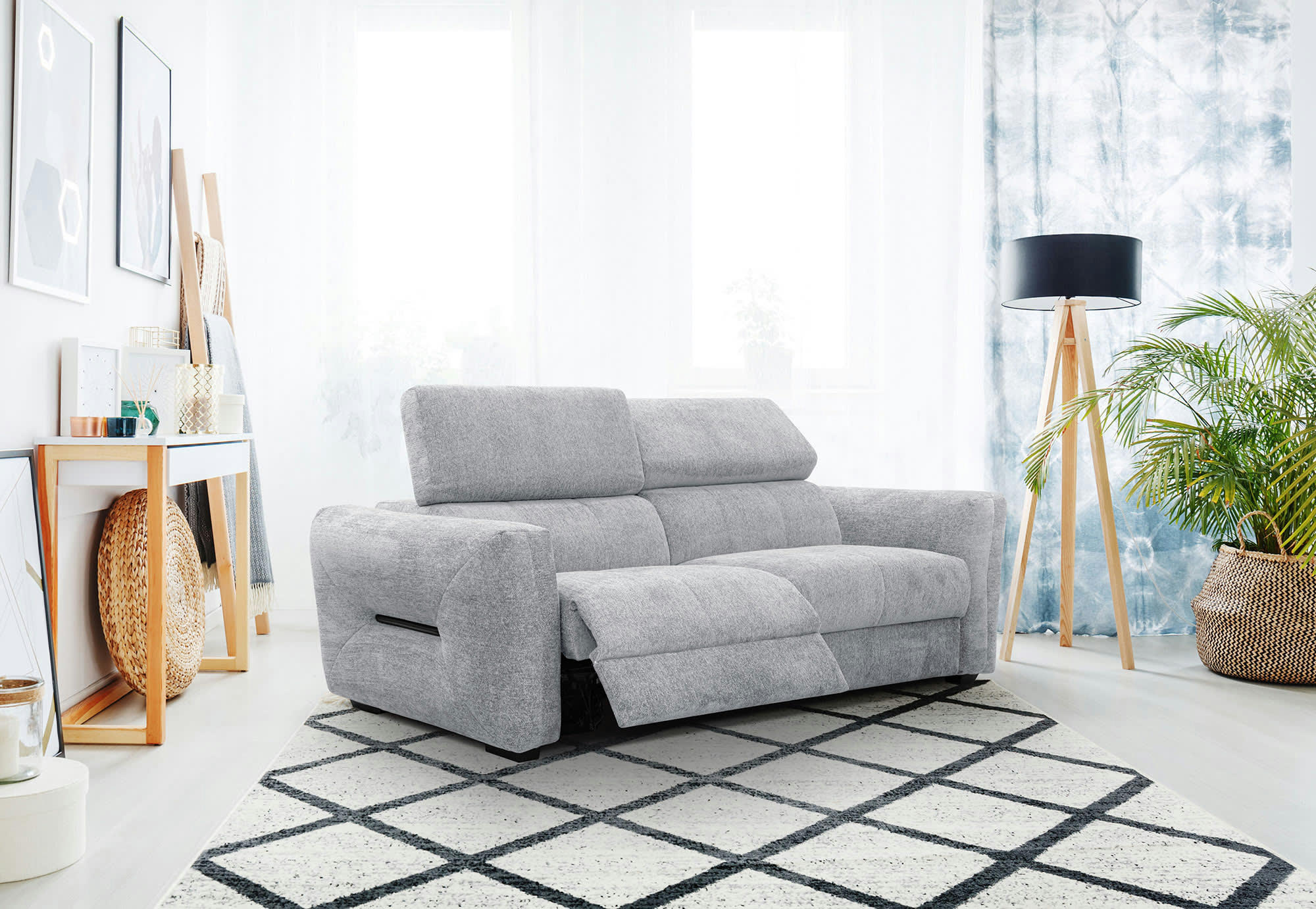 CALVERA - Canapé droit 3 places avec relax électrique à gauche tissu gris clair